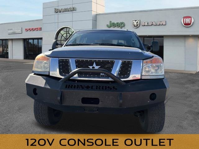 2014 Nissan Titan SV