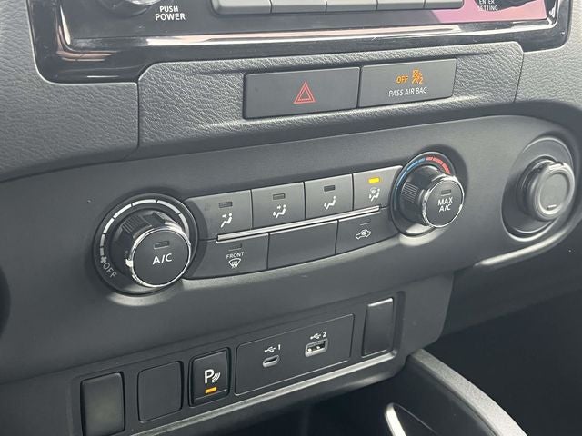 2022 Nissan Frontier SV