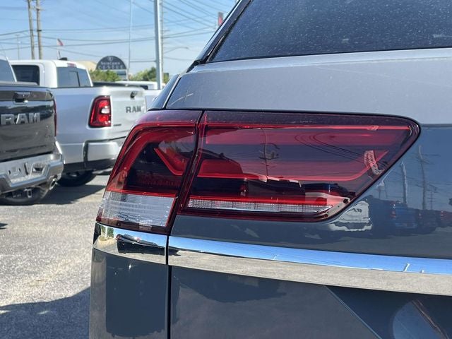2022 Volkswagen Atlas Cross Sport 3.6L V6 SEL Premium R-Line