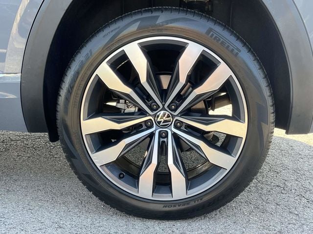 2022 Volkswagen Atlas Cross Sport 3.6L V6 SEL Premium R-Line