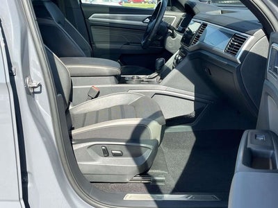 2022 Volkswagen Atlas Cross Sport 3.6L V6 SEL Premium R-Line
