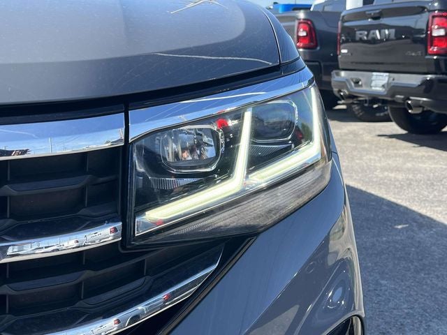 2022 Volkswagen Atlas Cross Sport 3.6L V6 SEL Premium R-Line