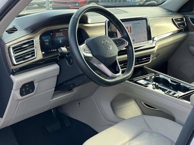 2025 Volkswagen Atlas 2.0T SE w/Technology