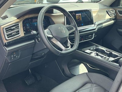 2025 Volkswagen Atlas 2.0T SE w/Technology