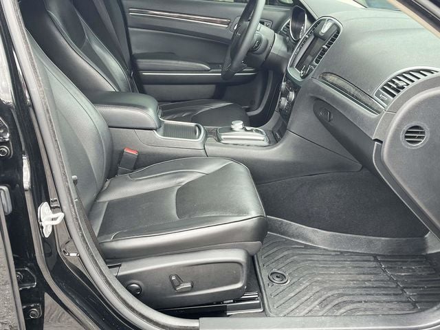 2023 Chrysler 300 Touring