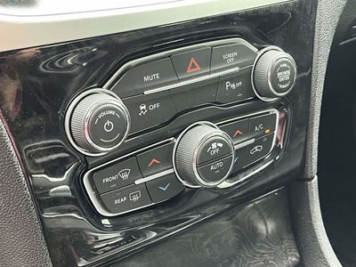 2023 Chrysler 300 Touring
