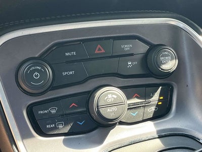 2022 Dodge Challenger SXT