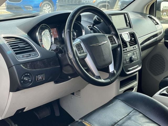 2012 Chrysler Town & Country Touring