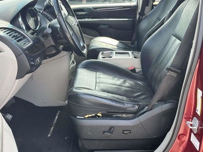 2012 Chrysler Town & Country Touring
