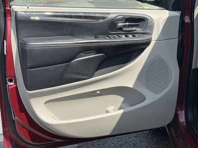 2012 Chrysler Town & Country Touring