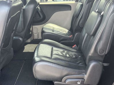2012 Chrysler Town & Country Touring