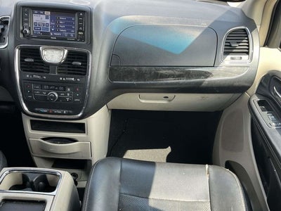 2012 Chrysler Town & Country Touring