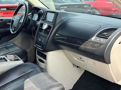 2012 Chrysler Town & Country Touring