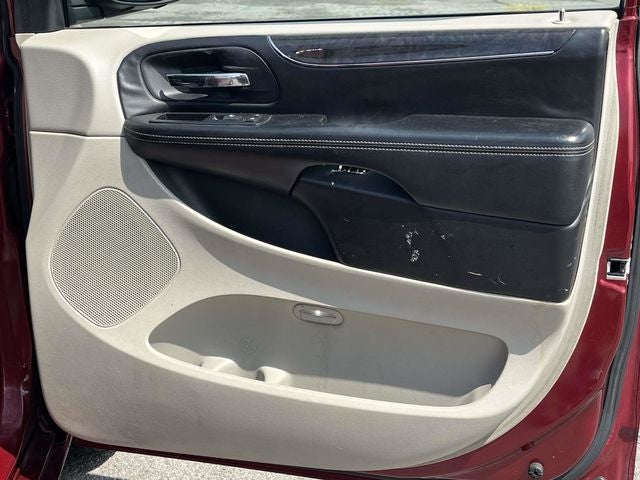 2012 Chrysler Town & Country Touring