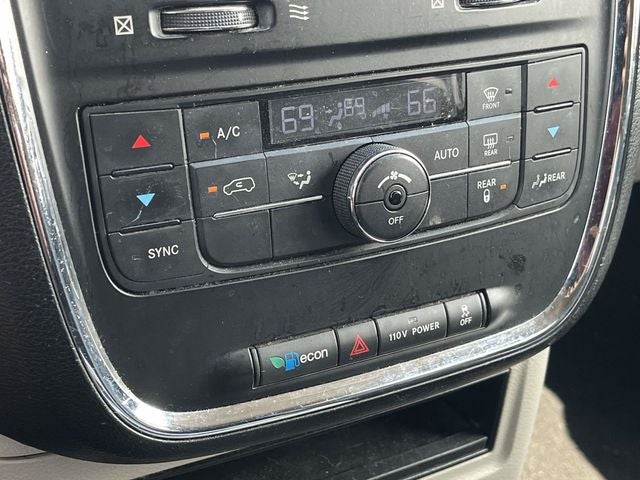 2012 Chrysler Town & Country Touring