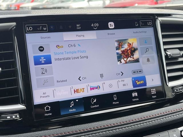 2027 Chrysler Pacifica Select
