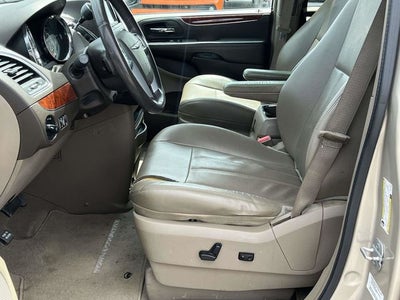 2014 Chrysler Town & Country Touring