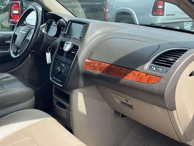 2014 Chrysler Town & Country Touring