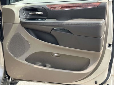 2014 Chrysler Town & Country Touring