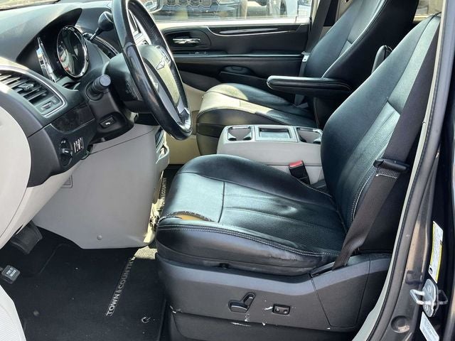 2014 Chrysler Town & Country Touring-L