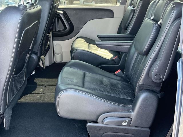 2014 Chrysler Town & Country Touring-L