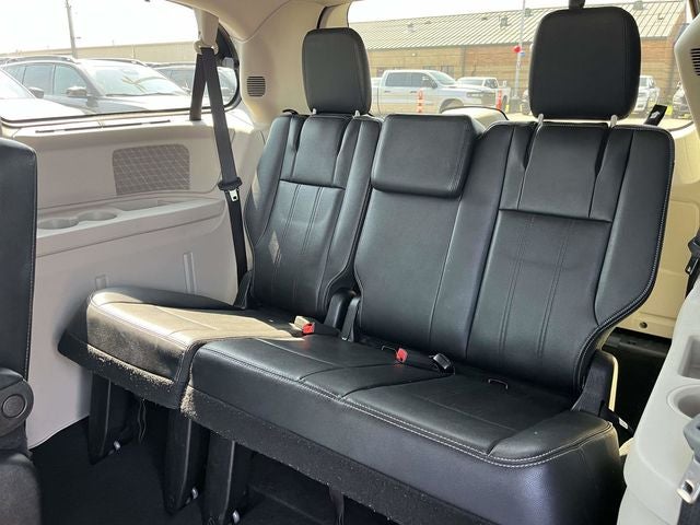 2014 Chrysler Town & Country Touring-L