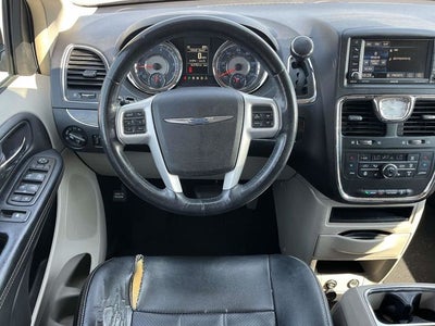 2014 Chrysler Town & Country Touring-L