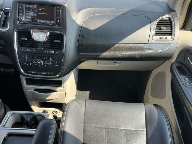 2014 Chrysler Town & Country Touring-L