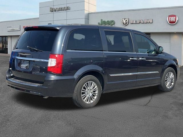 2014 Chrysler Town & Country Touring-L