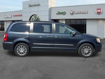 2014 Chrysler Town & Country Touring-L