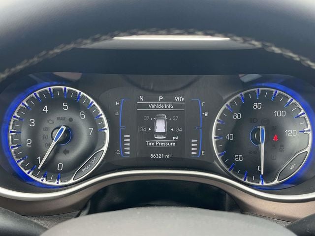 2023 Chrysler Voyager LX