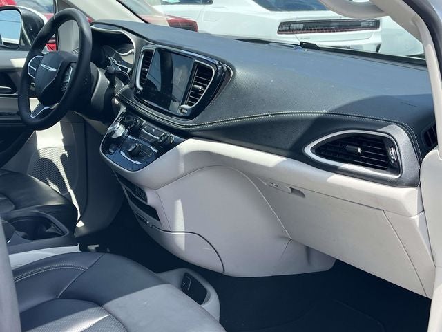2023 Chrysler Pacifica Hybrid Touring L