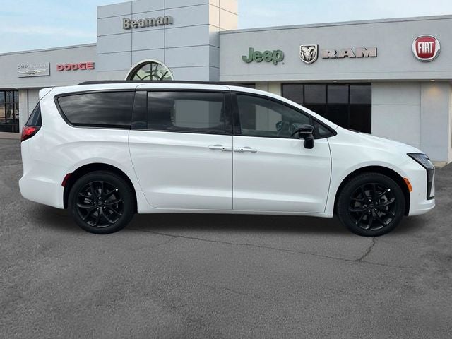 2027 Chrysler Pacifica Limited