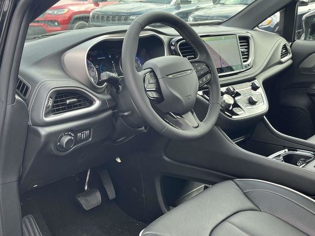 2027 Chrysler Pacifica Limited