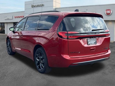 2027 Chrysler Pacifica Limited