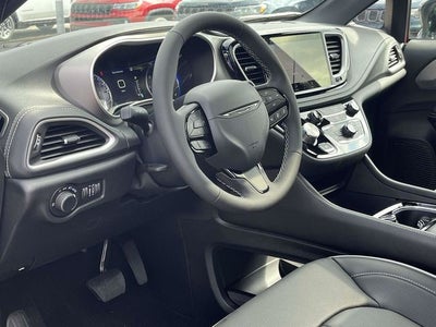 2027 Chrysler Pacifica Limited