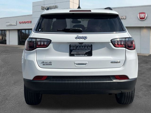 2022 Jeep Compass Latitude Lux