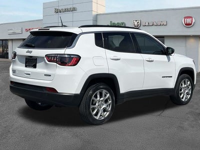 2022 Jeep Compass Latitude Lux