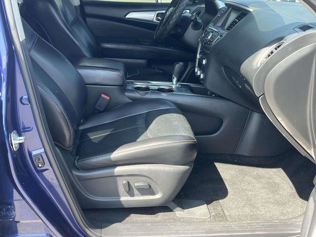 2018 Nissan Pathfinder SL