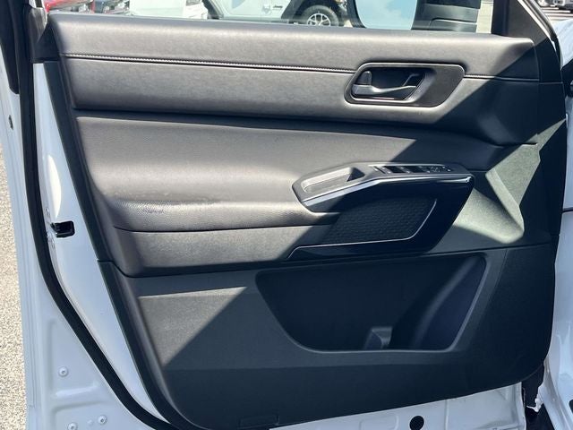2025 Nissan Pathfinder S