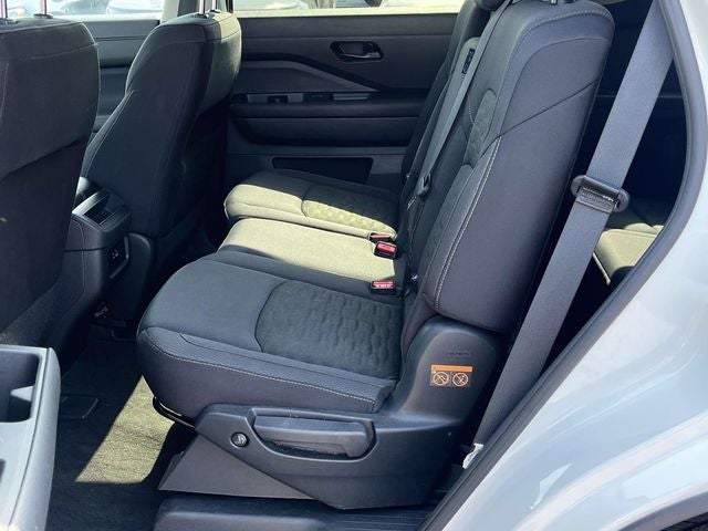 2025 Nissan Pathfinder S