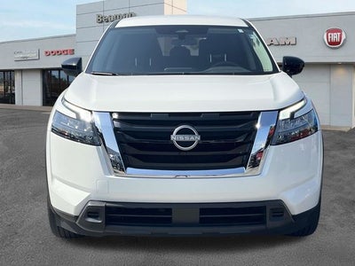 2025 Nissan Pathfinder S