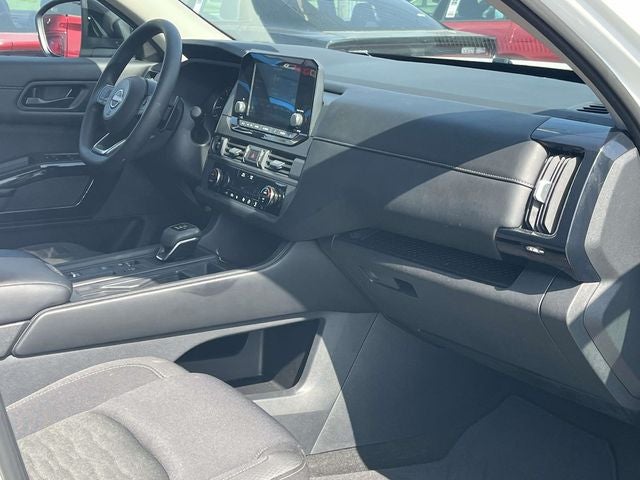 2025 Nissan Pathfinder S