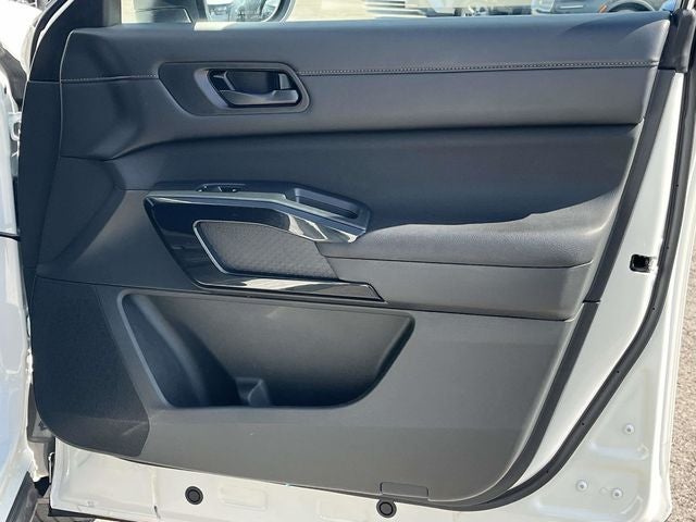 2025 Nissan Pathfinder S