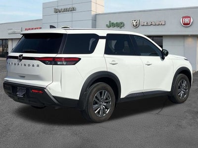 2025 Nissan Pathfinder S