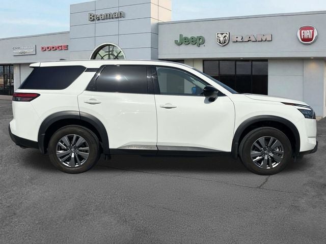 2025 Nissan Pathfinder S