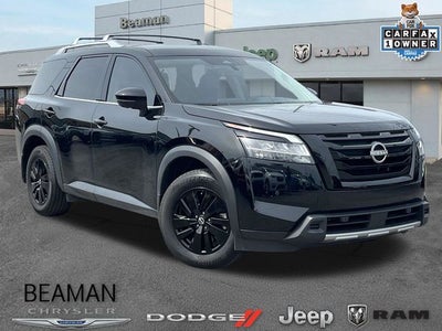 2024 Nissan Pathfinder SL