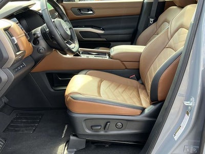 2025 Nissan Pathfinder Platinum