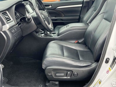 2017 Toyota Highlander Base
