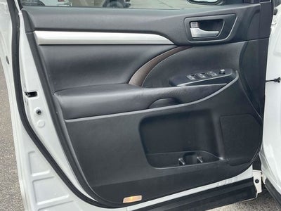 2017 Toyota Highlander Base